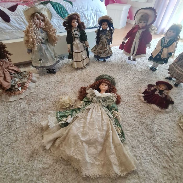 Bonecas de porcelana