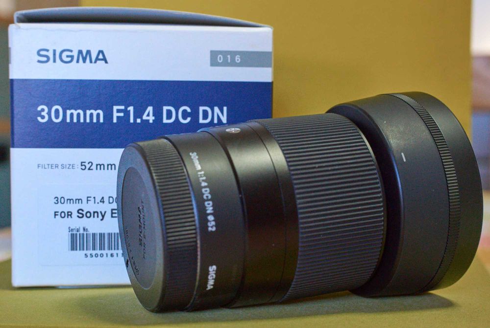 Sigma 30mm f/1.4 DC DN Contemporary (Sony e-mount APS-C)