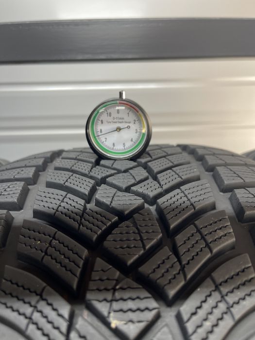 Зимові шини 265/40r21 Good Year. Ціна 10000 грн/шт.