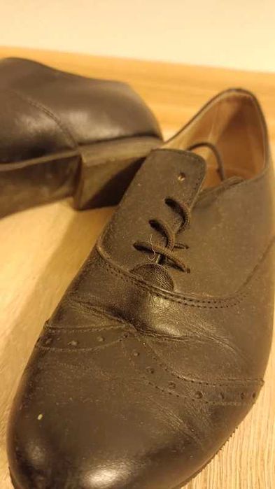 Skórzane buty damskie jazzówki