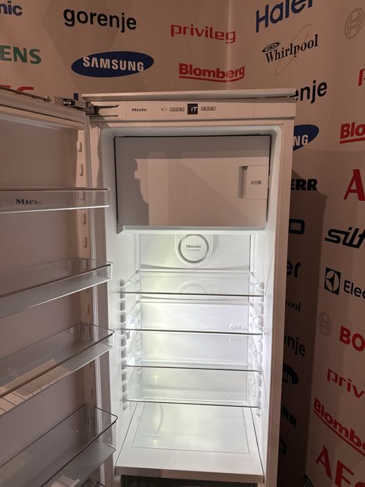 Вбудований / вмонтований холодильник Miele K 37283 iDF/ бу техніка