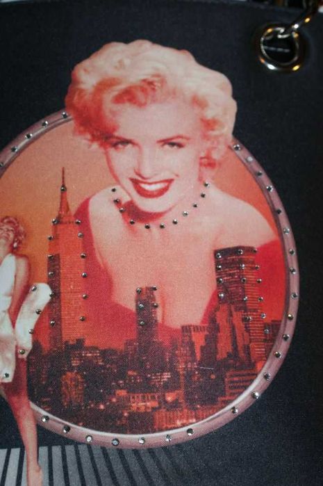 Torebka z Marilyn Monroe na ramię na pasku czarna damska torba
