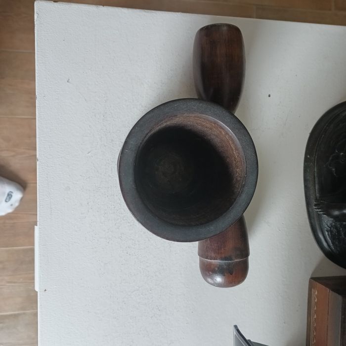 Almofariz em madeira antigo