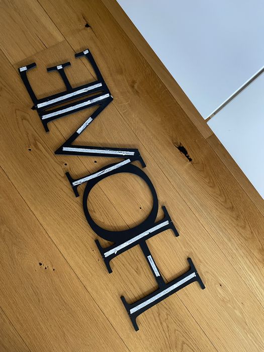 Dwa dekoracyjne napisy na ścianę lub do postawienia