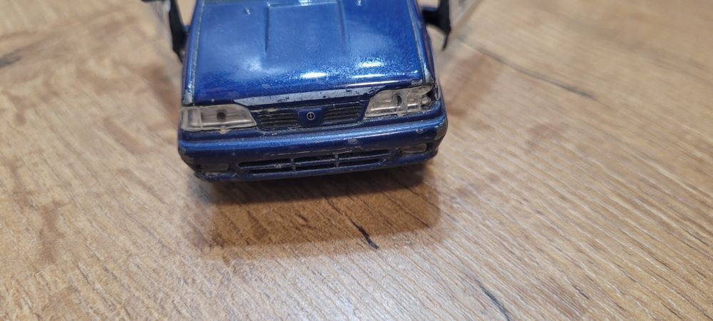 Model samochodu Policja Polonez Caro Plis