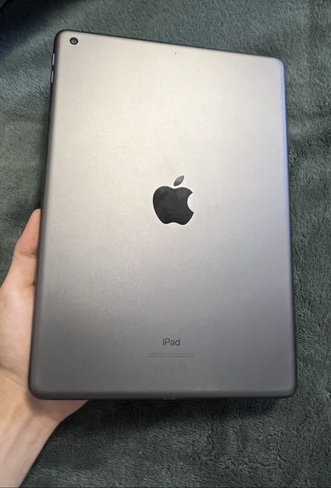 Ipad 8-го поколенния 2020 год в идеальном состоянии
