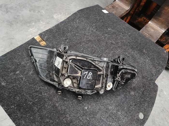 Lampa przednia lewa Seat Ibiza 04r
