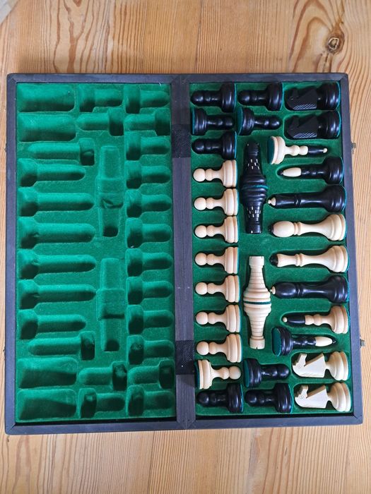 Шахи КЛАСИЧНІ для подарунка сувенірні 48,5 на 48,5 см Натуральне дерев