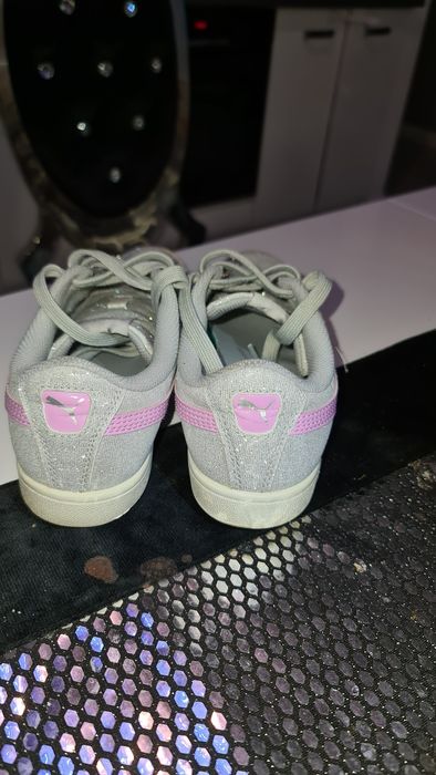 Śliczne Brokatowe Pumy