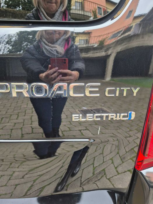 Авто Toyota proace city verso electric
