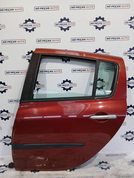 PORTA TRASEIRA ESQUERDA VERMELHO RENAULT CLIO III 1.4 16V 2005-2012 AN