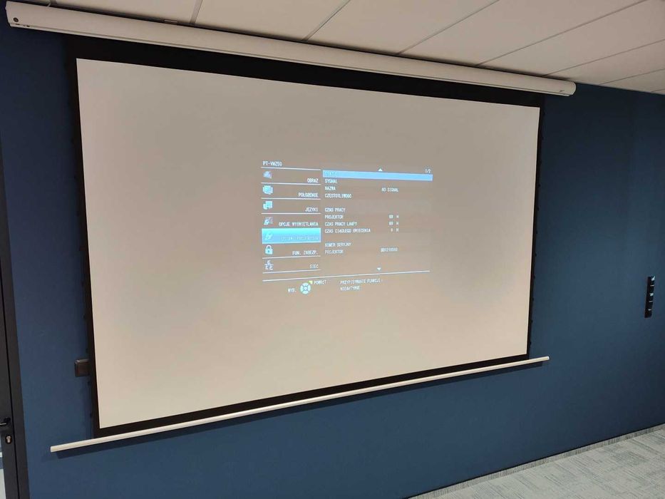 Zestaw A/V kino domowe Projektor laserowy Panasonic PT-VMZ50 70h + ekran 135″ + audio ArtSound
