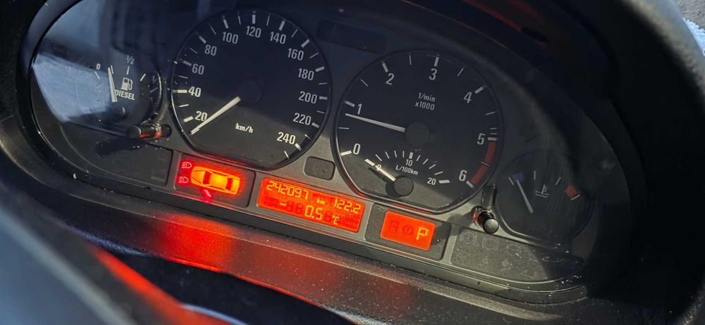 BMW E46 330d 204KM 2003r. | Automat | Po kolizji – Pali i jeździ!