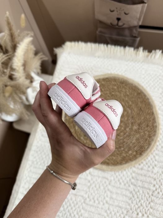 Кєди adidas на дівчинку