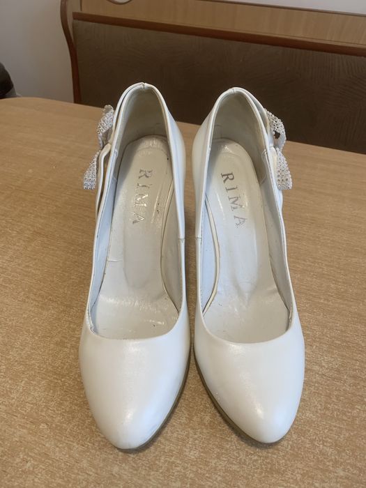 Весільні туфлі 38 розміру