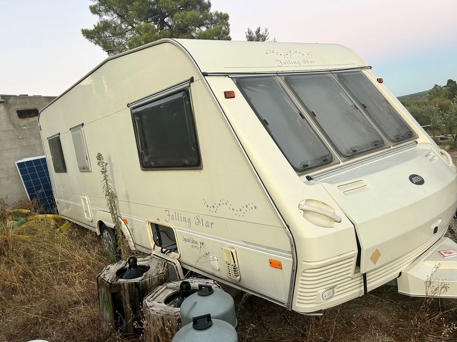 Caravana Grande – Ideal para Projeto Off-Grid