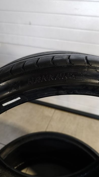 2 pneus 225/35/20 80%