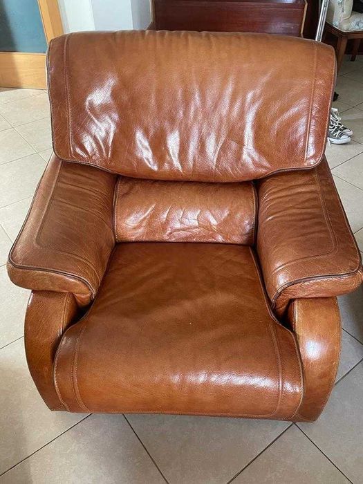 Conjunto de 3 sofás em Pele