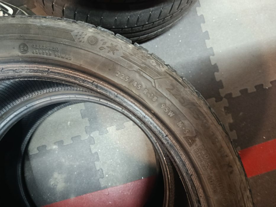 Vendo 2 pneus 225/45/18