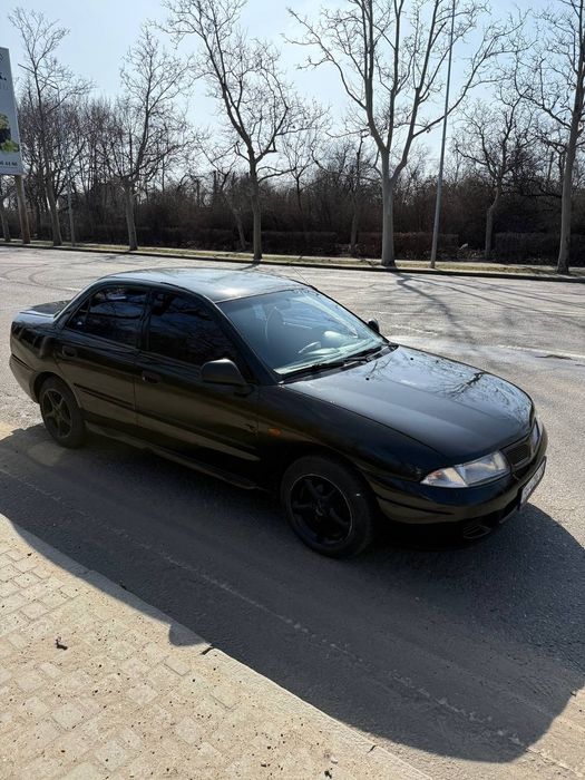 Продам Mitsubishi Carisma 1997