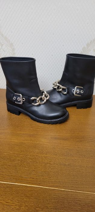 Черевики,Челсі ботінки жіночі Vibram 37