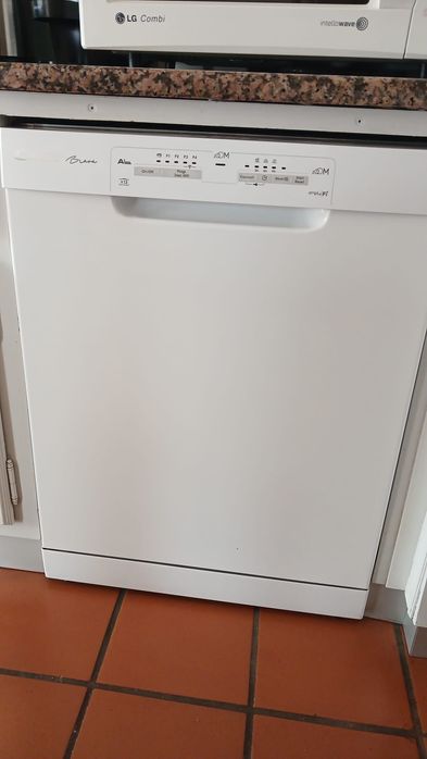 Máquina lava loiça