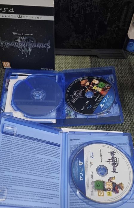 PS4 Pro Kingdom Hearts III | 1TB | Coleção Completa Jogos + 3 Comandos