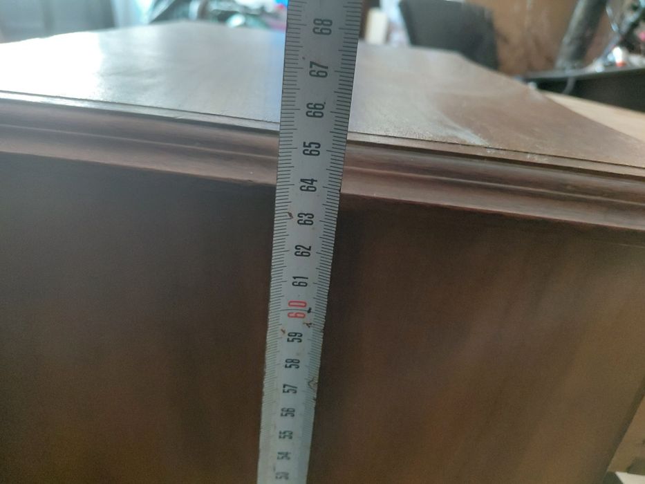 Calçadeira//movel com ligeiras marcas e toques de uso 25€