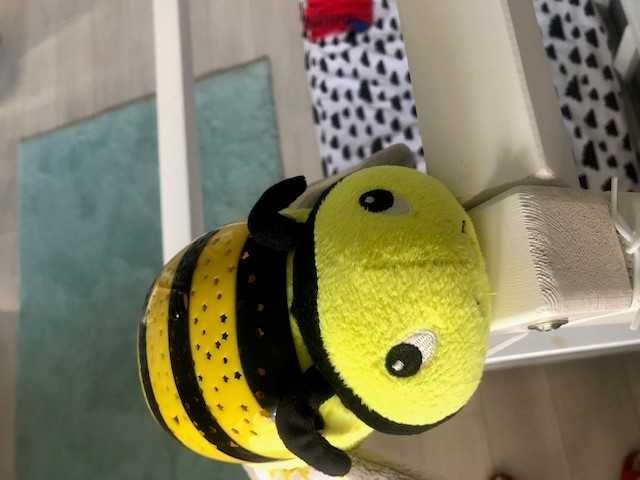 Projektor lampka pszczoła