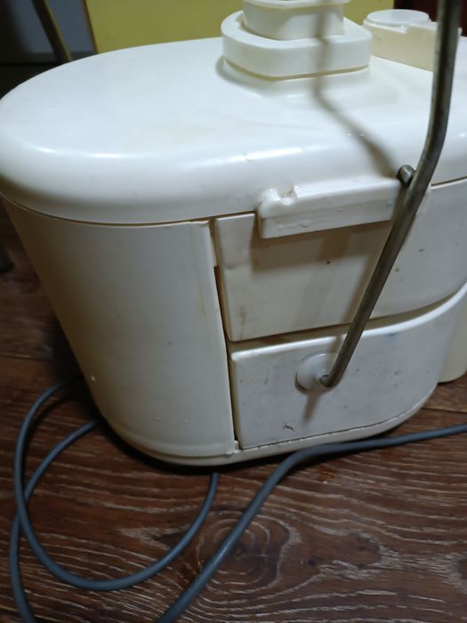 Електро соковыжималка