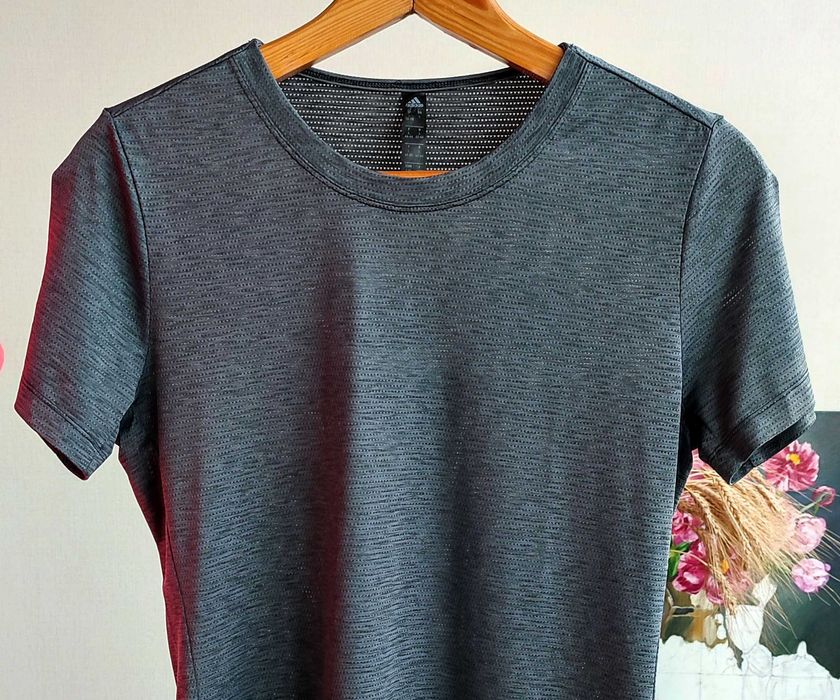 Жіноча футболка Adidas