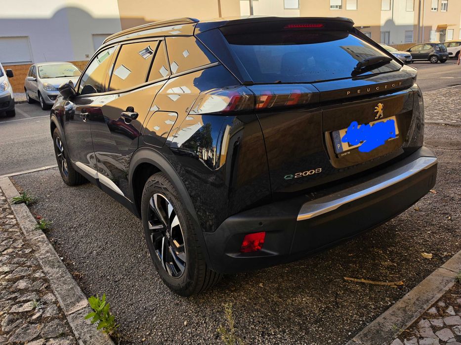 Peugeot E-2008 50 kwh Allure Pack