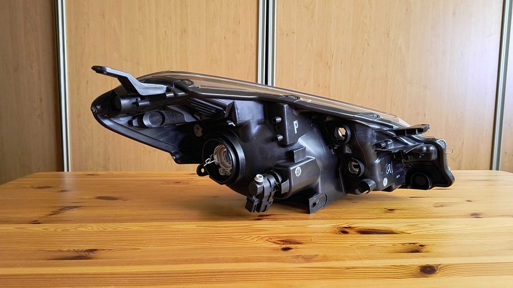 Lampa Reflektor lewy do Toyota YARIS III