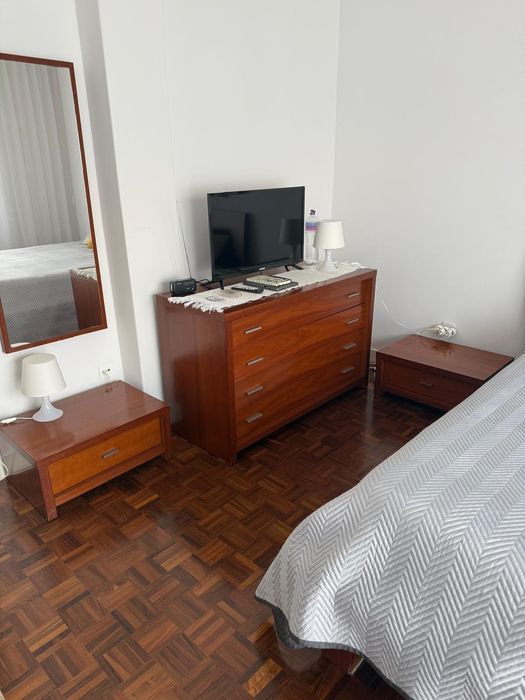 Mobília de quarto em cerejeira