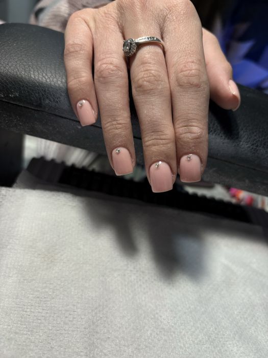 Акція!!!до 15.04 встигни записатися на манікюр та педикюр