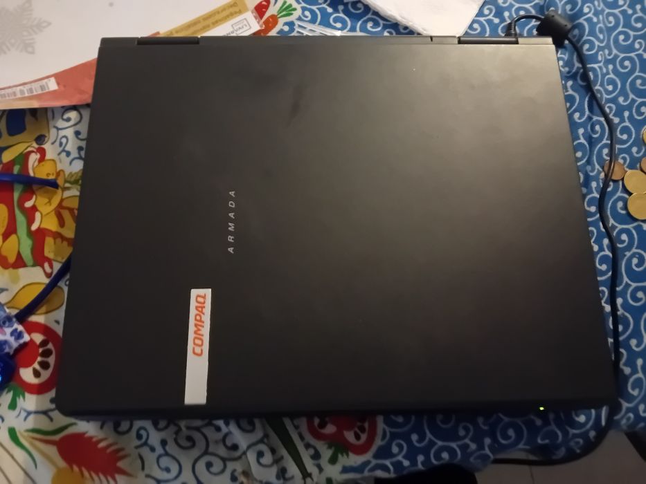 Computador antigo compaq