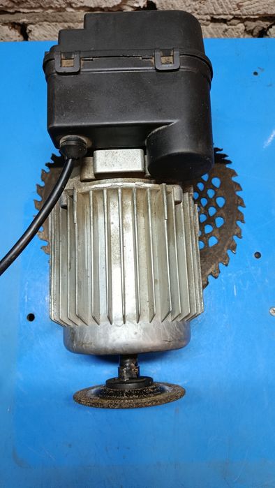 Точильний станок