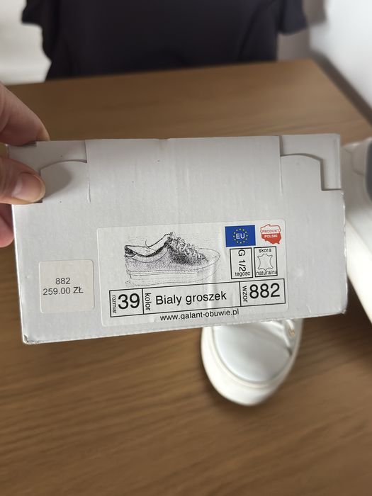 Skorzane sneakersy 39