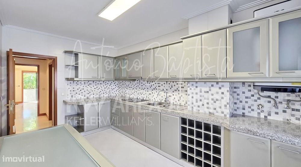 T2 Remodelado no Alboi | Vistas de Parque e Garagem Fechada em Aveiro
