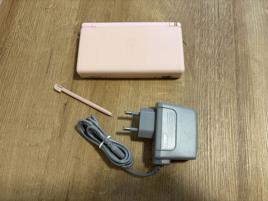 Konsola Nintendo DS Lite Różowa + Akcesoria