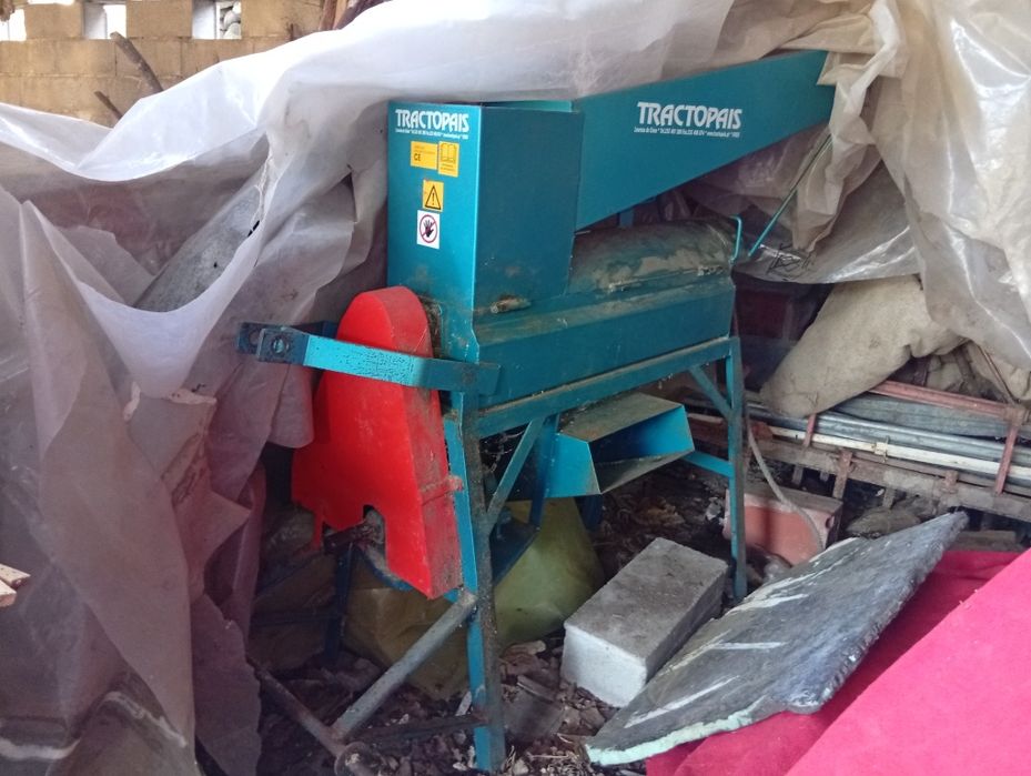 Malhadora/malhadeira/debulhadora de milho