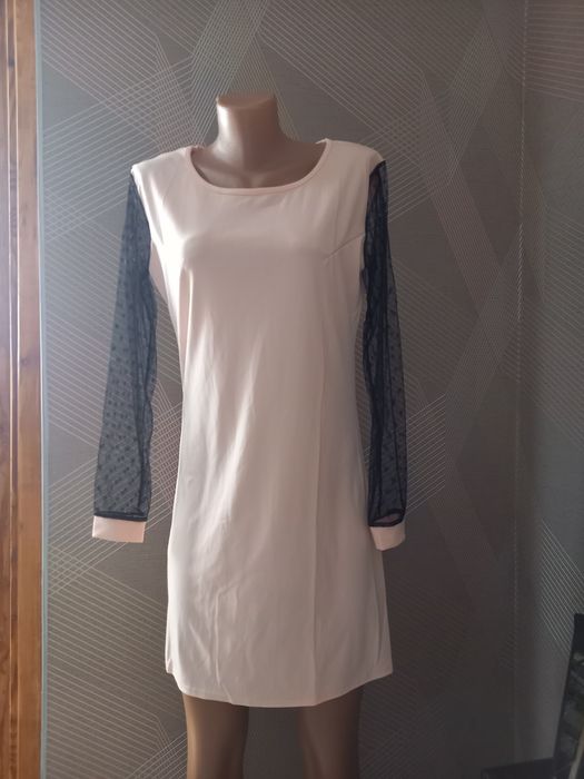 Платье  персиковое  новое.