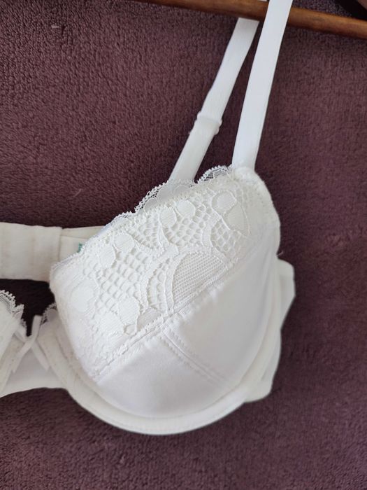 Biustonosz nowy 75B  Petite Fleur