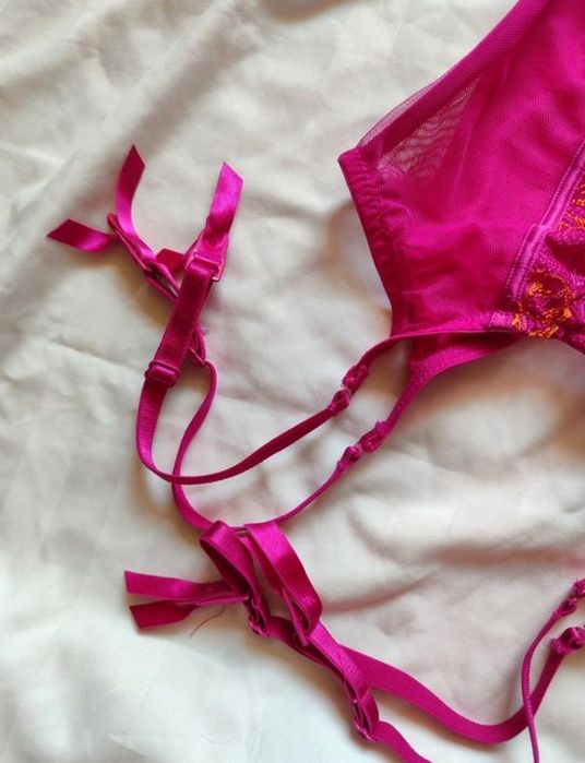 Корсетний корсет  бюстгальтер з підтяжками 70C, рожевий з мереживом