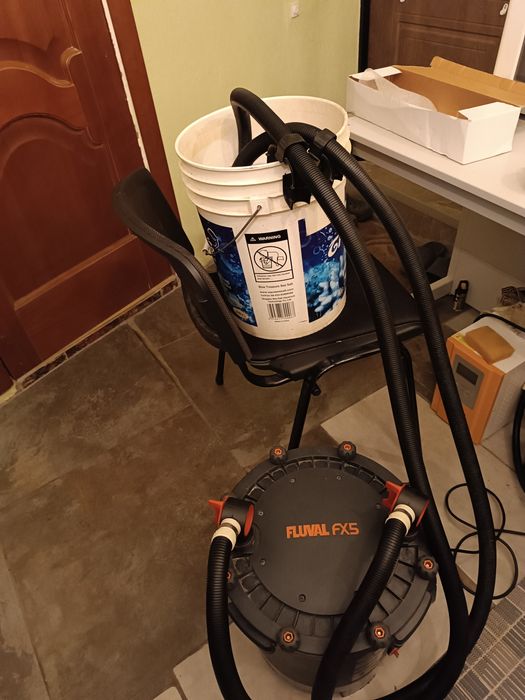 Продам акваріумний фільт фх 5, працює тихо, в ідеальному стані