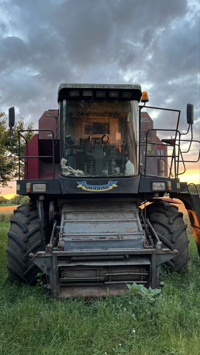 Комбайн Полісся КЗС 1218