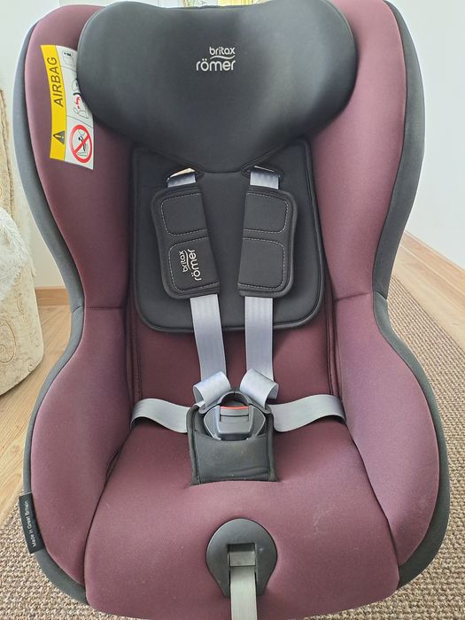 Britax Römer max-way plus 9-25kg tyłem do kierunku jazdy.
