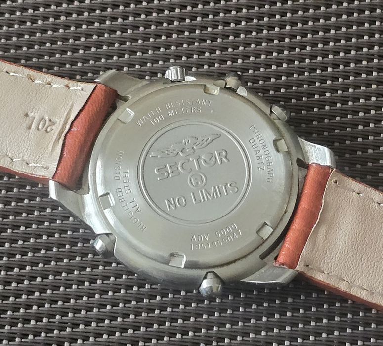 Годинник sector чоловічий.