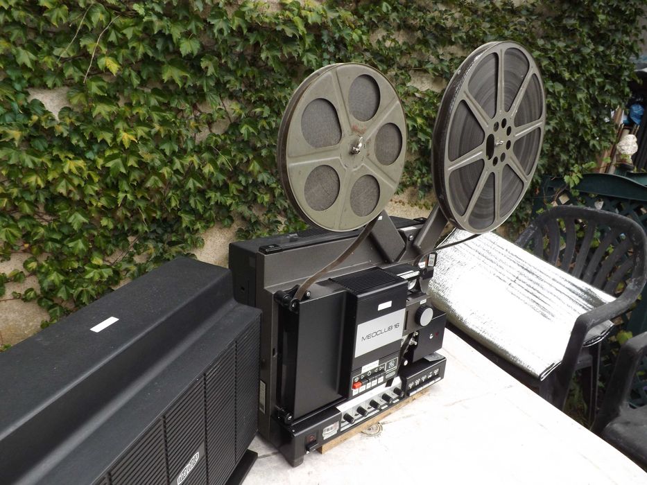 Projektor filmowy 16 mm.