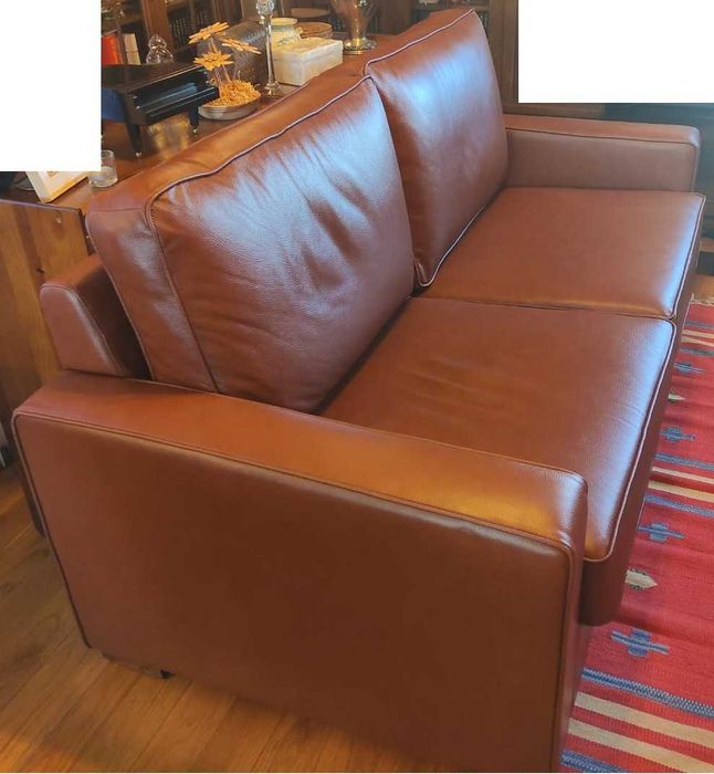 Sofá em pele 2 lugares